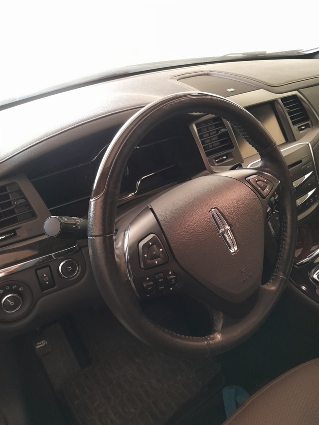 2013 Lincoln MKS 14 700KM — photo 5
