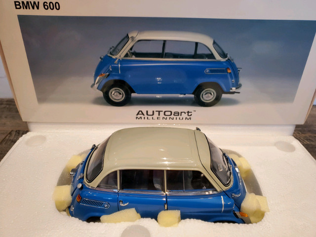1:18 Diecast Autoart Millennium BMW 600 Dual Tone Blue Grey in Arts & Collectibles in Kawartha Lakes - Image 4