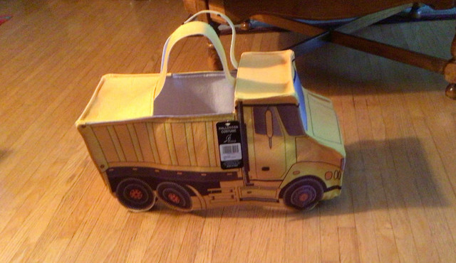 SEASONS-  Toddler Dump Truck Costume - Brand New in Toys in Winnipeg - Image 4