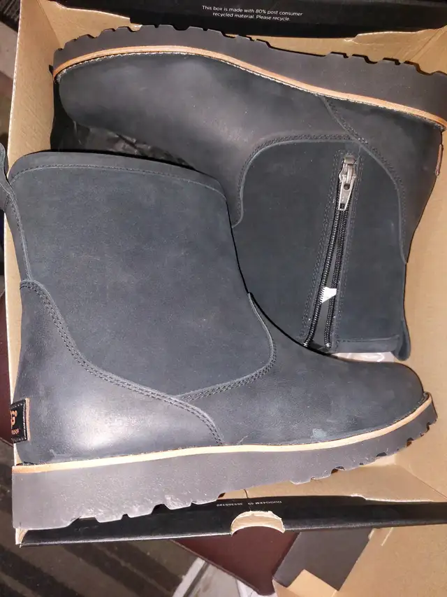 Mens winter Boots UGG (brand new) in Men's Shoes in Mississauga / Peel Region - Image 3