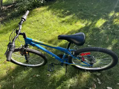 Pick up only. In very good condition. Only used several times biking in the neighborhoods. Supercycl...