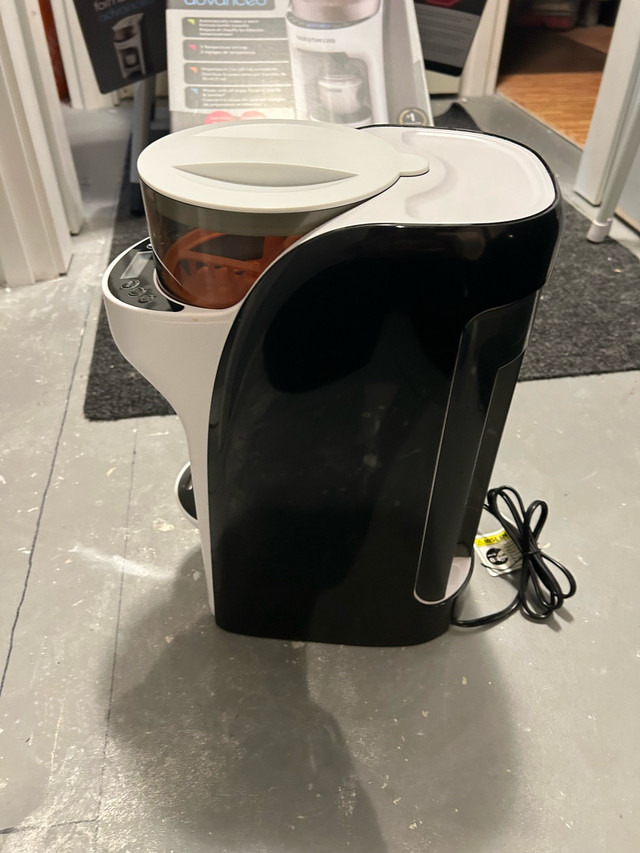 baby Brezza formula mixer in Feeding & High Chairs in St. Albert - Image 2