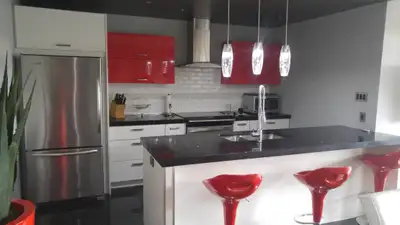 Condo 1 ch + bureau | Vue ski Le Relais | 2 garages + EV | Lac-B