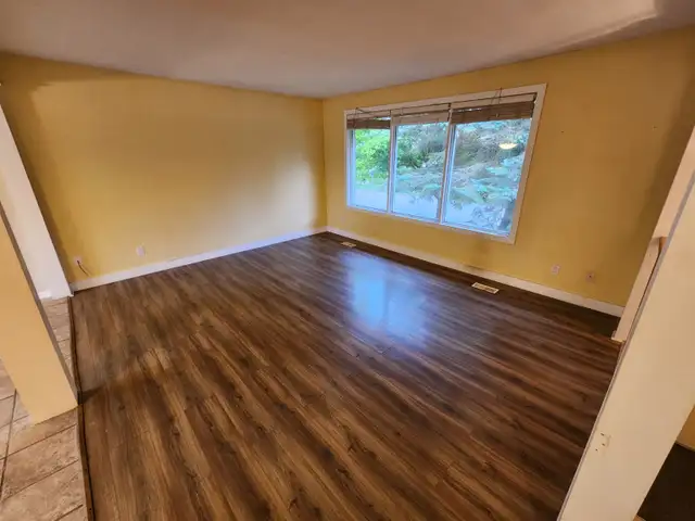 Beautiful Open Concept Raised Bungalow House for Rent in Houses for Sale in Kitchener / Waterloo - Image 20