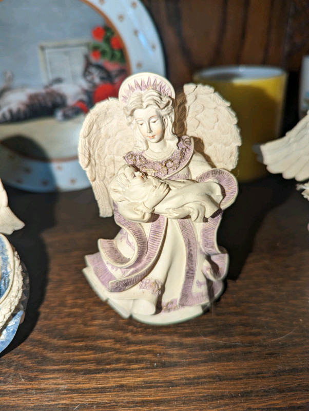 Four little angel figurines in Arts & Collectibles in St. Catharines - Image 4