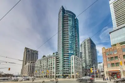 Modern 2BR/2BA Condo With Parking in Prime Downtown Lakeshore!