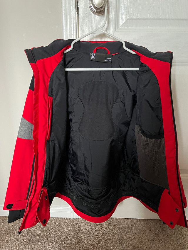 Boys 2-Piece Size 16 - Spyder Snowsuit (NEGOTIABLE) in Kids & Youth in Mississauga / Peel Region - Image 4