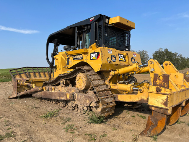 D8T dozer  in Heavy Equipment in Edmonton - Image 2