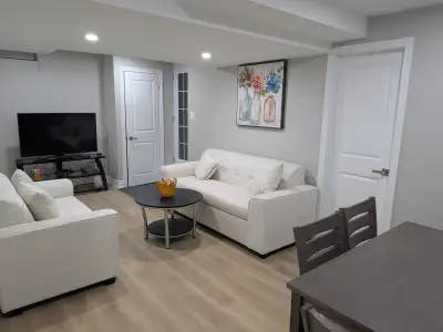 ** Location Location ** 4mins to Heartland Town Centre and 8mins to Square one Mississauga. Furnishe...