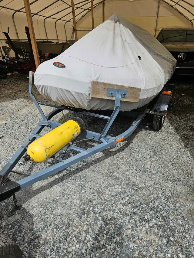 bateau zodiaque  et remorque in Powerboats & Motorboats in Laurentides - Image 2