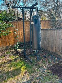 100 lbs punching bag with outdoor stand