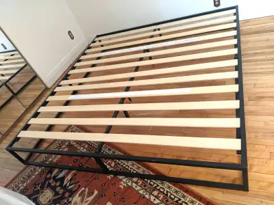 Cadre de lit KING en métal avec support à lattes, View more