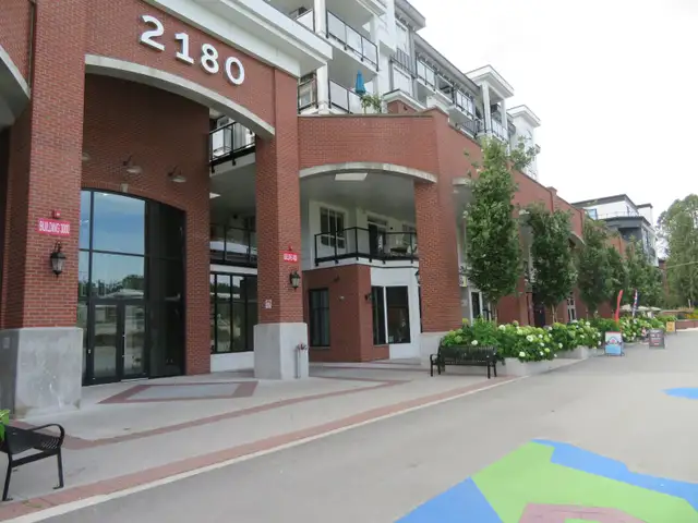 Below Assessment!! 3320-2180 Kelly Ave, Port Coquitlam-2Bed&Bath