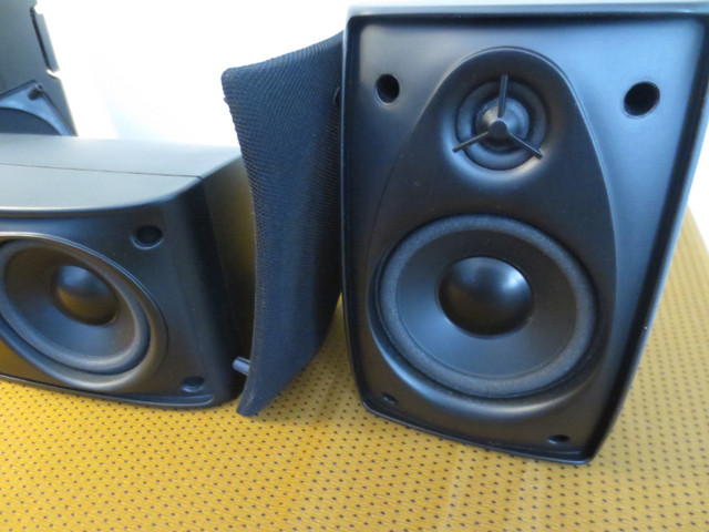 Polk Audio Surround Speakers X 5 in Speakers in City of Halifax - Image 3