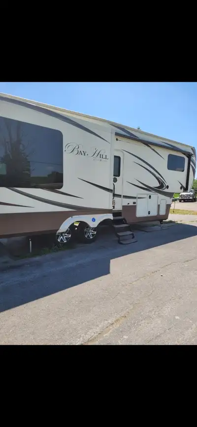 Posting trailer for my grandparents, this high end trailer has been very well cared for and meticulo...