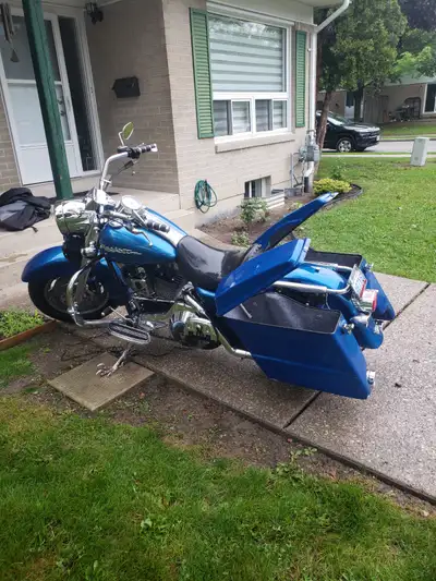 Road King Custom True dual exhaust Custom hard bags Custom fairing New tires and brakes Custom seat...