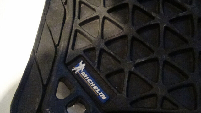michelin car mats dans Autres pièces et accessoires  à Laval/Rive Nord - Image 2