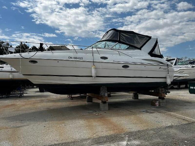 32' 2002 Cruisers Yachts 3275 Express in Powerboats & Motorboats in Mississauga / Peel Region
