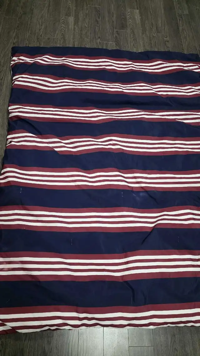 Duvet  size full in Bedding in Moncton - Image 2