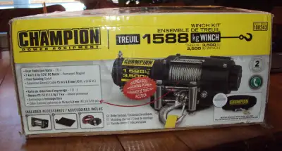 Neuf - Treuil - Winch de Marque Champion 3500 livres. Avec tous ses accessoires, télécommande, toile...