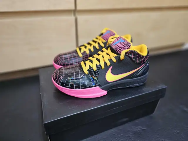 Kobe 4 Protro in Men's Shoes in Mississauga / Peel Region - Image 2