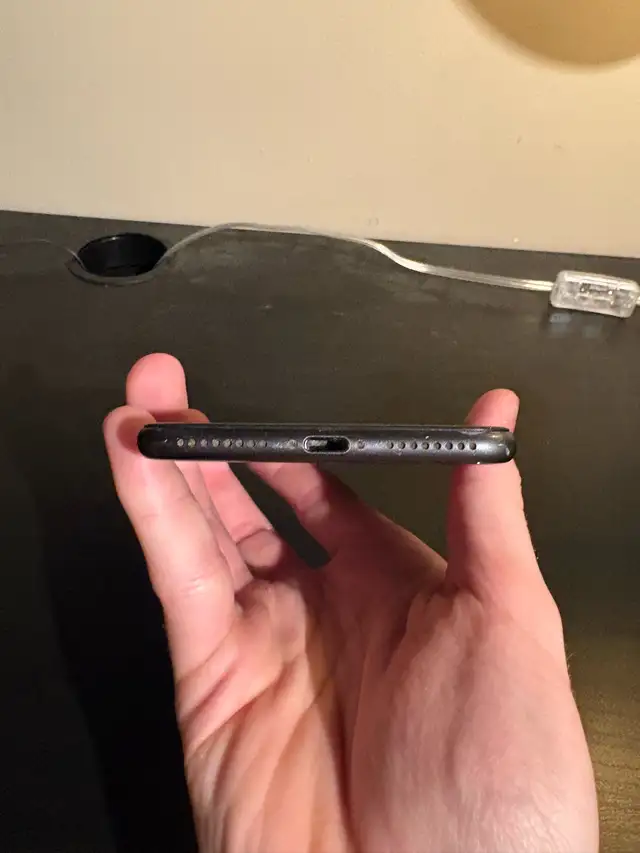 IPhone 8 Plus in Cell Phones in Guelph - Image 5