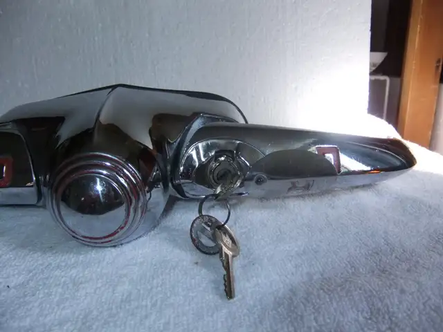 1949 ford flathead custom trunk handle assembly early takeoff in Auto Body Parts in Barrie - Image 8