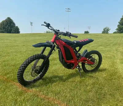 2021 Surron Light Bee S Top speed of 75-80km/h Range of 80km, depends which mode and how your riding...