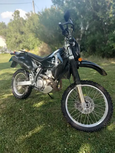2009 Suzuki DRZ400s. Safety inspected till March 2027. Cleaned and serviced after every ride .Oil/fi...