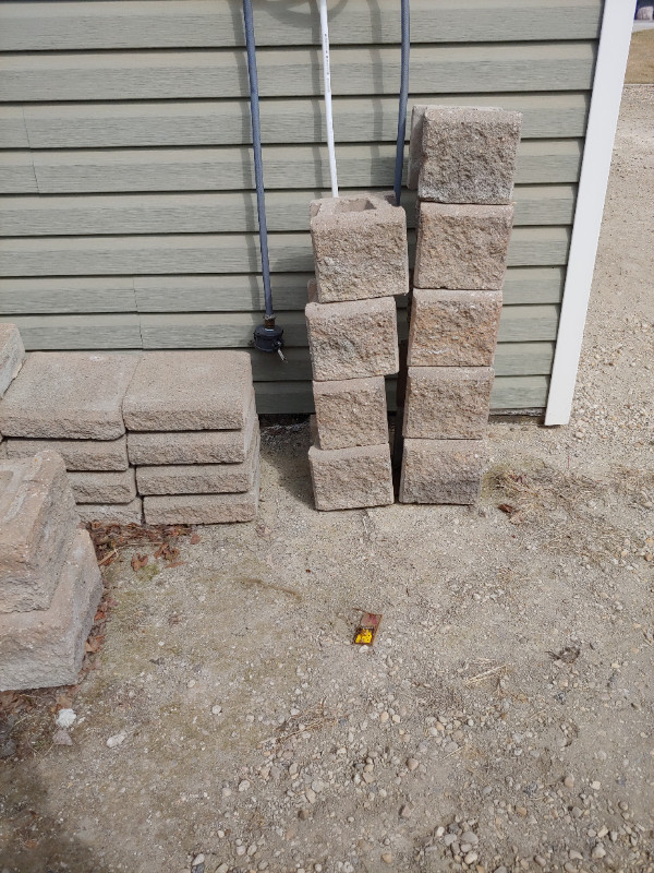 Allen block and stair tops in Patio & Garden Furniture in Strathcona County - Image 3