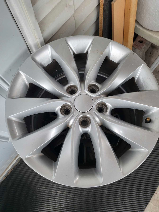 17 inches original Hyundai/Kia mags dans Pneus et jantes  à Laval/Rive Nord