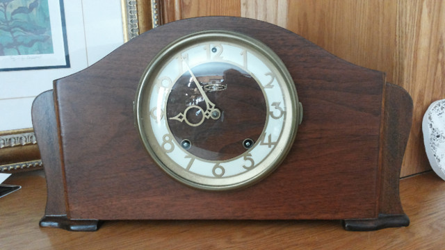 Seth Thomas Bellevue model clock in Arts & Collectibles in Sarnia