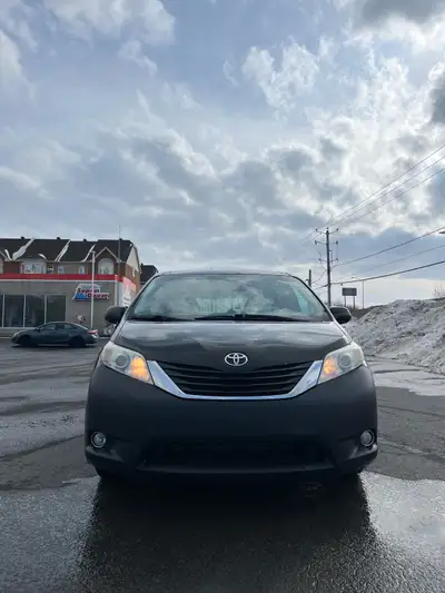 2013 Toyota Sienna LE. A high-performance black 2013 Toyota Sienna LE, 7-seater. Engine and transmis...