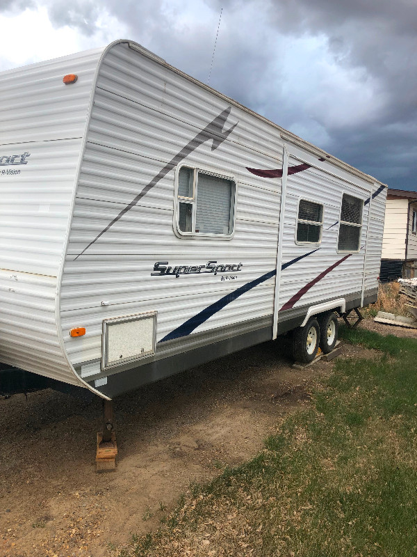 2009 29 ft super sport travel trailer,bumper pull with slide out in Travel Trailers & Campers in Calgary