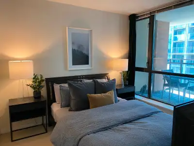 Furnished luxury condo in the heart of downtown