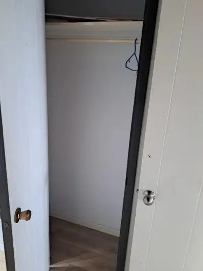 Un logement 5 1/2 à louer à la Shawinigan nouveau plancher pour le 1er Avril 2025. Le logement vient...