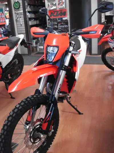 2026 KTM 690 Enduro R now in stk, at REV motorsports in Martensville. Financing at 2.99% for 60 days...