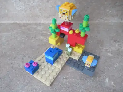 Lego Minecraft Set 21164 The Coral Reef. Cross posted, pick up in Lincoln. As Shown, no Minifigures....