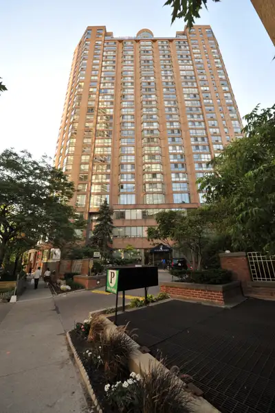 Student-Friendly 1+1 Bedroom Apartment – Steps from U of T