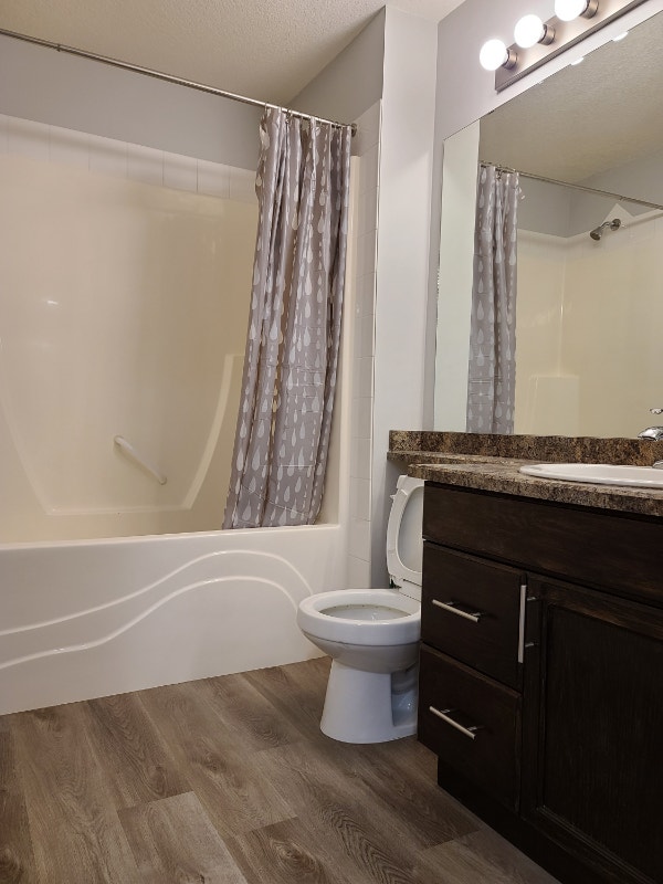 New renovated one bedroom Clareview Condo by LRT Station Long Term