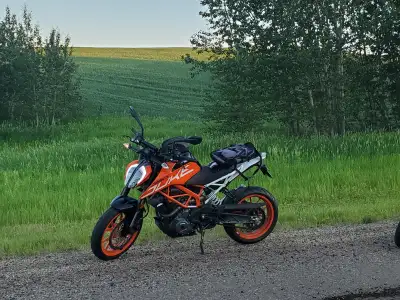 2017 KTM Orange Duke 390. Great condition, fun bike to ride. You can feel the torque and acceleratio...