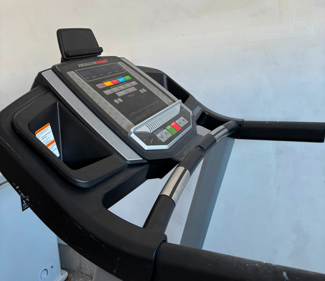 Healthrider H70T Folding Treadmill in Exercise Equipment in Ottawa - Image 2