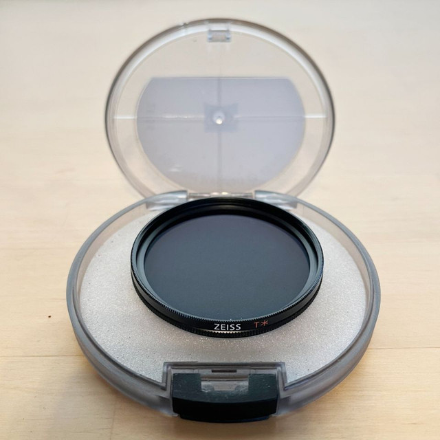 49mm ZEISS T* Circular Polarizer Filter in Cameras & Camcorders in City of Toronto
