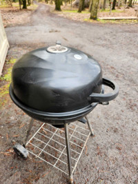 Bbq charbon de bois 50$