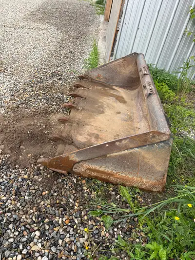 67” Bobcat toothed bucket. Decent shape $500 obo