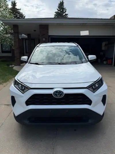 2021 Toyota RAV4 LE Hybrid AWD – $35,000 Selling my 2021 Toyota RAV4 LE Hybrid AWD in excellent cond...