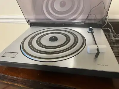 For sale is a Bang & Olufsen Beogram 1602 turntable, a classic piece of audio equipment renowned for...