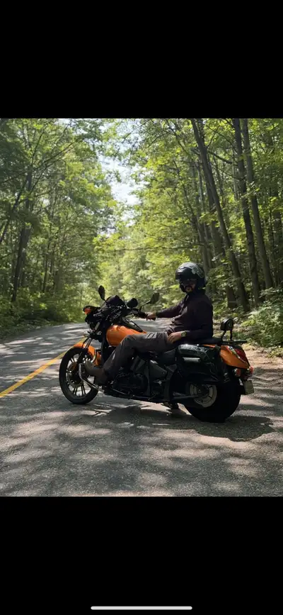 2013 kawasaki vulcan 900 custom , very clean ,first come first serve it comes with boss bluetoth spa...