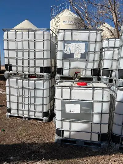 500 Liter and 1000 L storage totes with valve and lid, View more
