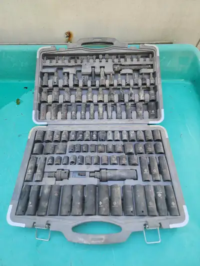 For sale a used Mastercraft MAXIMUM 3/8-in & 1/2-in Drive Professional Grade Impact Socket Set. Firs...